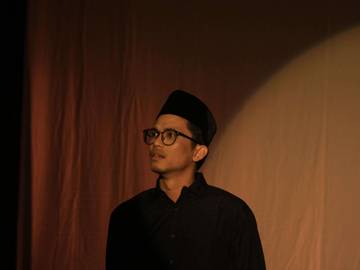 Menjaga Api Teater Dari Rantau ke Panggung Dunia
