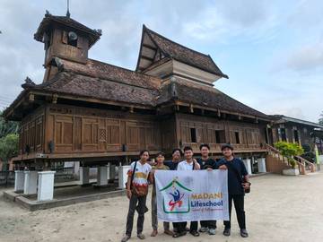 Belajar Lintas Negara, Mengabdi Lewat Aksi Nyata