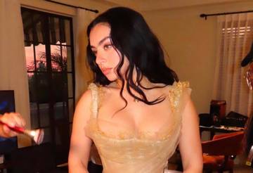 Charli XCX Merasa Tak Cocok Isi Soundtrack 007