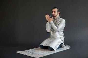 Doa Yang Dianjurkan di Malam Nisfu Sya’ban 