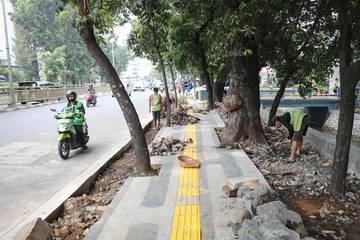 Koalisi Pejalan Kaki Tagih Janji Larangan PKL Trotoar