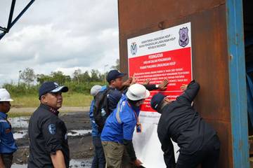 Cemari Sungai Mahakam, Dua Perusahaan Disegel Tim Gakum KLH