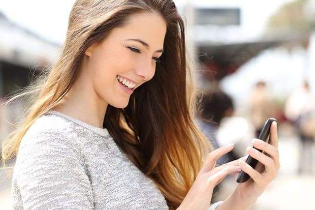 Hati-Hati! Ini Bahaya Terlalu Sering Bermain Media Sosial