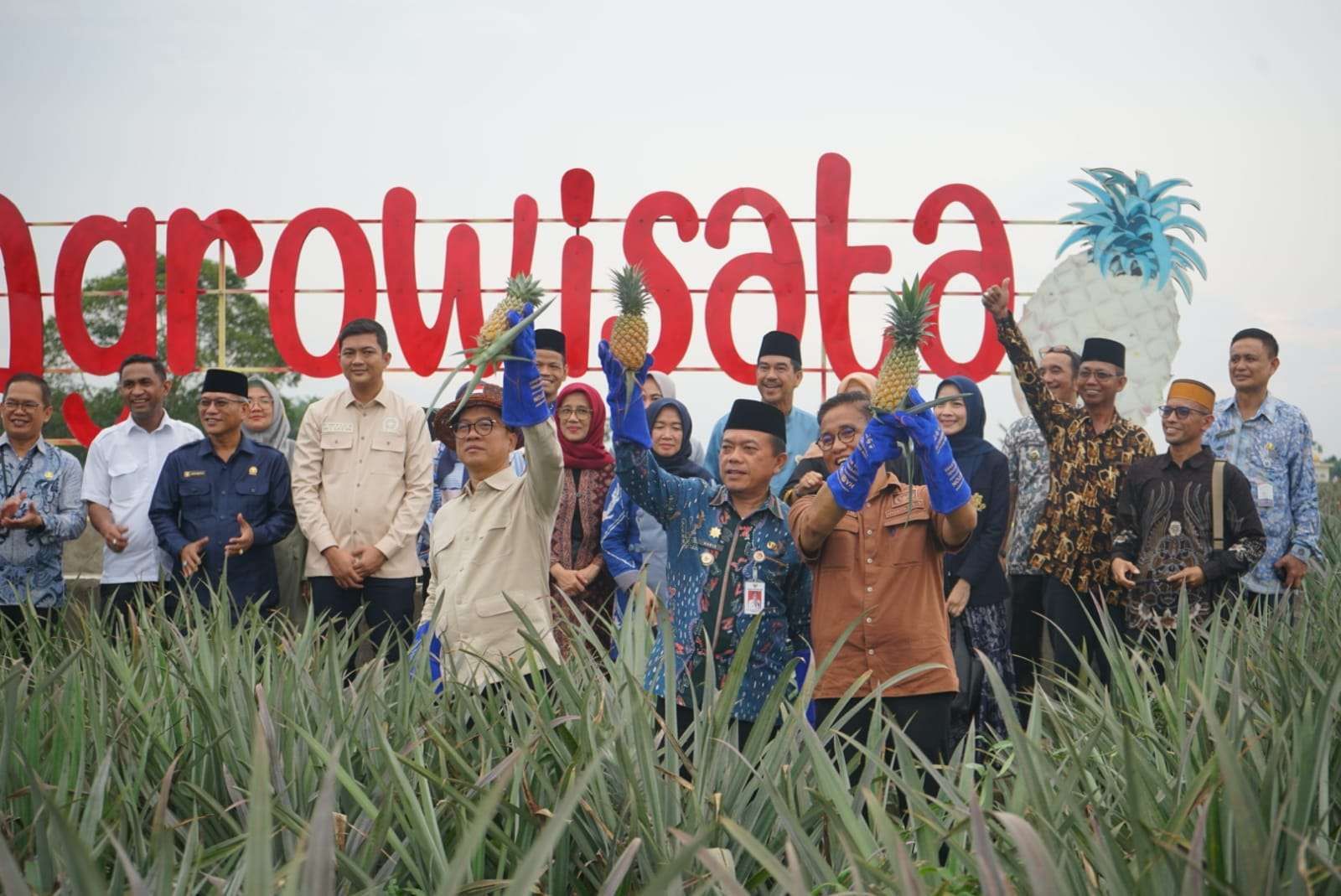Menteri PDT Resmikan Bantuan Pengembangan Objek Wisata di Desa Wisata Tangkit Baru