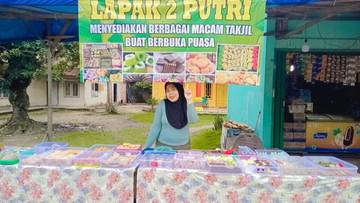 Nikmat Bulan Ramadhan Sangat Terasa bagi Maya Penjual Kue