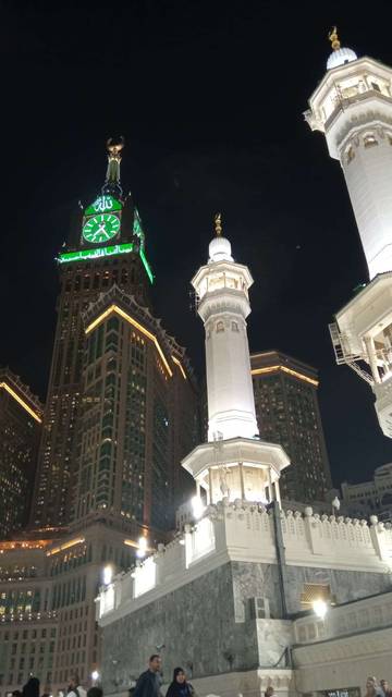 Menara Abraj Al Bait Salah Satu Pesona di Tanah Suci