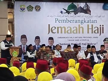 Kloter Pertama dari Jambi Diberangkatkan Ke Tanah Suci