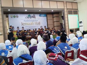 Kloter BTH 14 Telah Diberangkatkan Menuju Tanah Suci