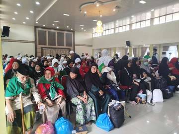Jemaah Haji Kloter BTH 16 Tiba di Jambi