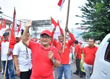 Semarak Masyarakat Kibarkan Bendera Merah Putih HUT RI