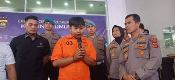 Pelaku Menggunakan Akun Palsu Menhubungin Korban