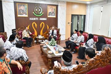 Kejati Jambi-PGRI Jalin Sinergi Perlindungan Hukum Guru