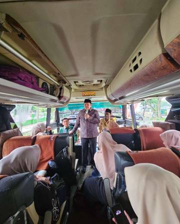 Kakanwil Lepas Keberangkatan Studi Tiru PW IGRA 