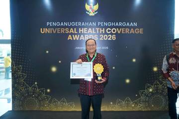Dukung Program JKN,Walikota Jambi Terima Penghargaan UHC Awards2026