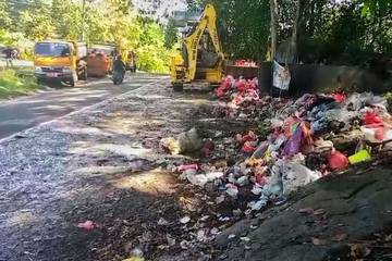 DLH Jambi Naikkan Upah Sopir Angkut Sampah