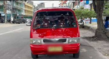 Angkot Sepi, Warga Beralih Ke Bus Listrik