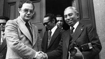 Jika Berminat Menjadi Diplomat