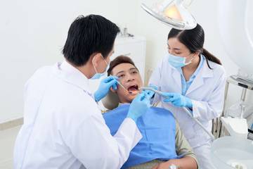 Kenali Perbedaan Dokter Gigi Umum dan Spesialis Orthodontist