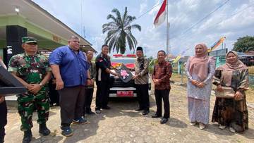 Bupati BBS Serahkan Ambulans Baru untuk Puskesmas Tanjung