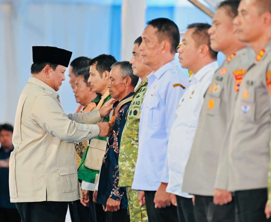 Sebelas Petani dan Tokoh Pertanian Terima Tanda Kehormatan 