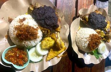 Bebek Bumbu Hitam Warung Sarasa Jayapura