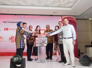 Danamon, Adira Tawarkan Keuntungan Finansial di IIMS Surabaya