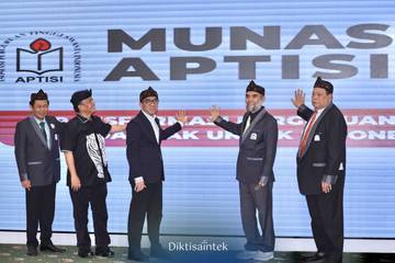 Peran Strategis Perguruan Tinggi Wujudkan Indonesia Emas 2045