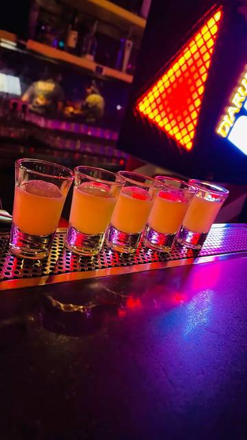 Alasan Bar Tidak Memasang Jam Dinding
