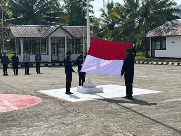 Upacara Hari Kesaktian Pancasila di PLBN Skouw