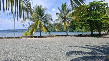 Keeksotisan Pantai Tablanusu di Depapre Kabupaten Jayapura