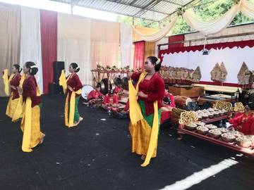 Pesona Tari Gambyong: Ikon Budaya Jawa