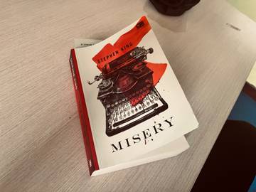 Novel Misery Karya Stephen King Menggali Teror Psikologis
