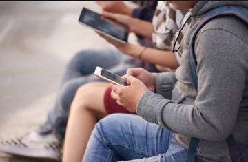 Fenomena Scrolling Media Sosial Kian Sulit Dihentikan