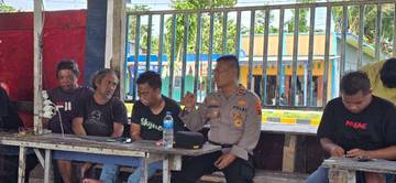 Bhabinkamtibmas Berikan Imbauan Kamtibmas kepada Sopir Rental Sarmi 