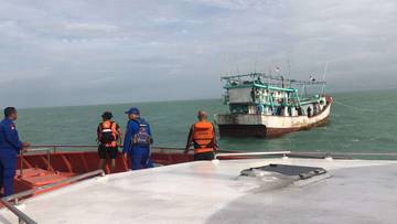 Tim SAR Gabungan Melaksanakan Pencarian Korban KM. Bintang Laut 