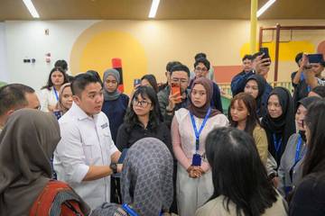 Seskab Teddy Tinjau Program Magang Nasional 