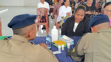 Satgas ODC Berikan Bantuan Kesehatan kepada Warga Kiwirok