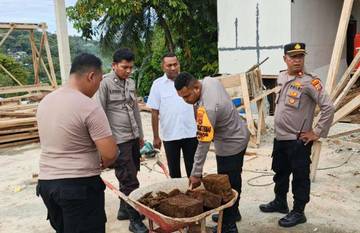 Ratusan Amunisi dan Granat Ditemukan di Dok V