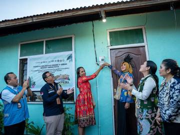Ribuan Rumah di Papua Mendapat Sambungan Listrik Gratis 
