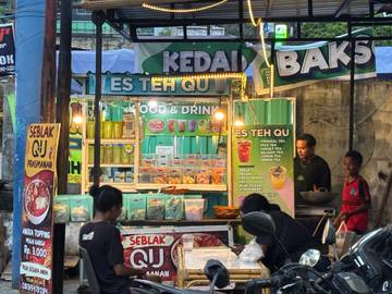 Kuliner Pedas Merakyat, Seblak Qu Prasmanan Jayapura
