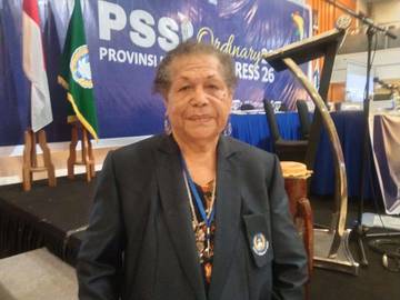 Pengabdian Berawal dari Cinta di Lapangan Hijau