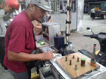 Kue Putu Datangkan Rezeki, Dikenal 1200 Tahun Lalu
