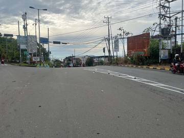 Laka Maut TL Dok II, Penumpang Motor Misterius