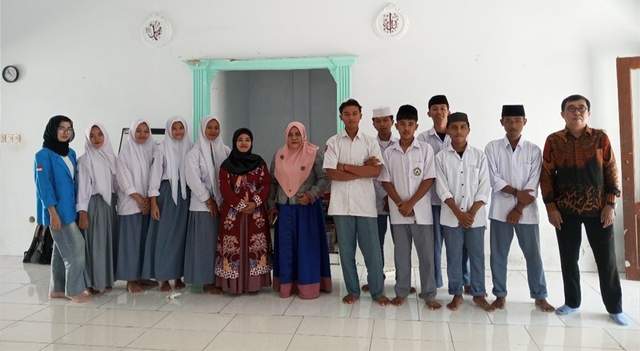 Dosen Polije Gelar Pelatihan Dasar Membaca Teks Inggris