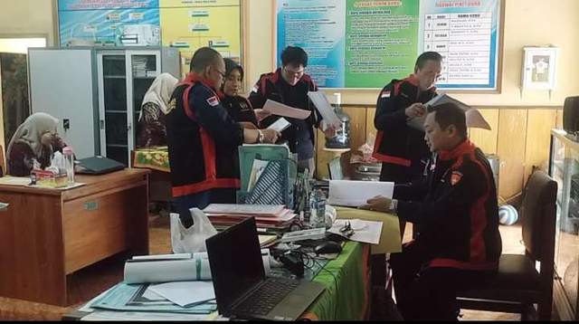 Kejari Jember Geledah Sekolah Usut Korupsi Anggaran BOS