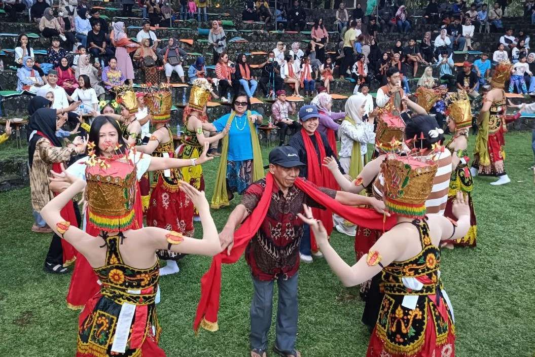 Sendratari Meras Gandrung Pukau Ratusan Wisatawan di Banyuwangi