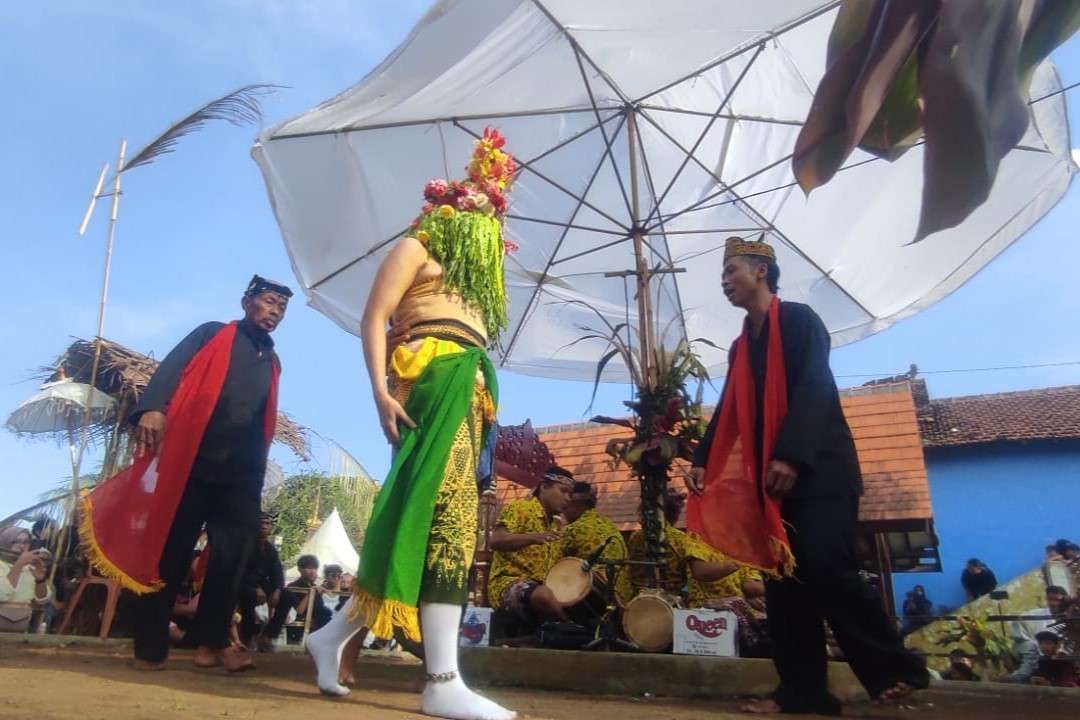 Berkah Seblang Olehsari: UMKM Raup Untung Hingga Tiga Kali Lipat