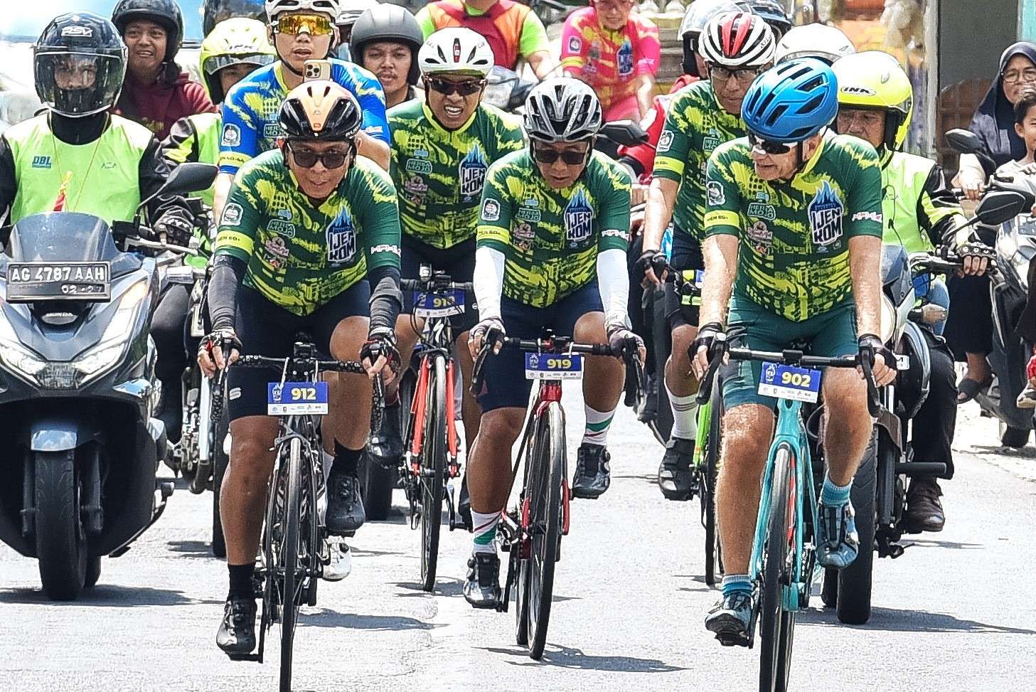 Dwi Soetjipto Taklukkan Tanjakan Ekstrem Banyuwangi Ijen Kom