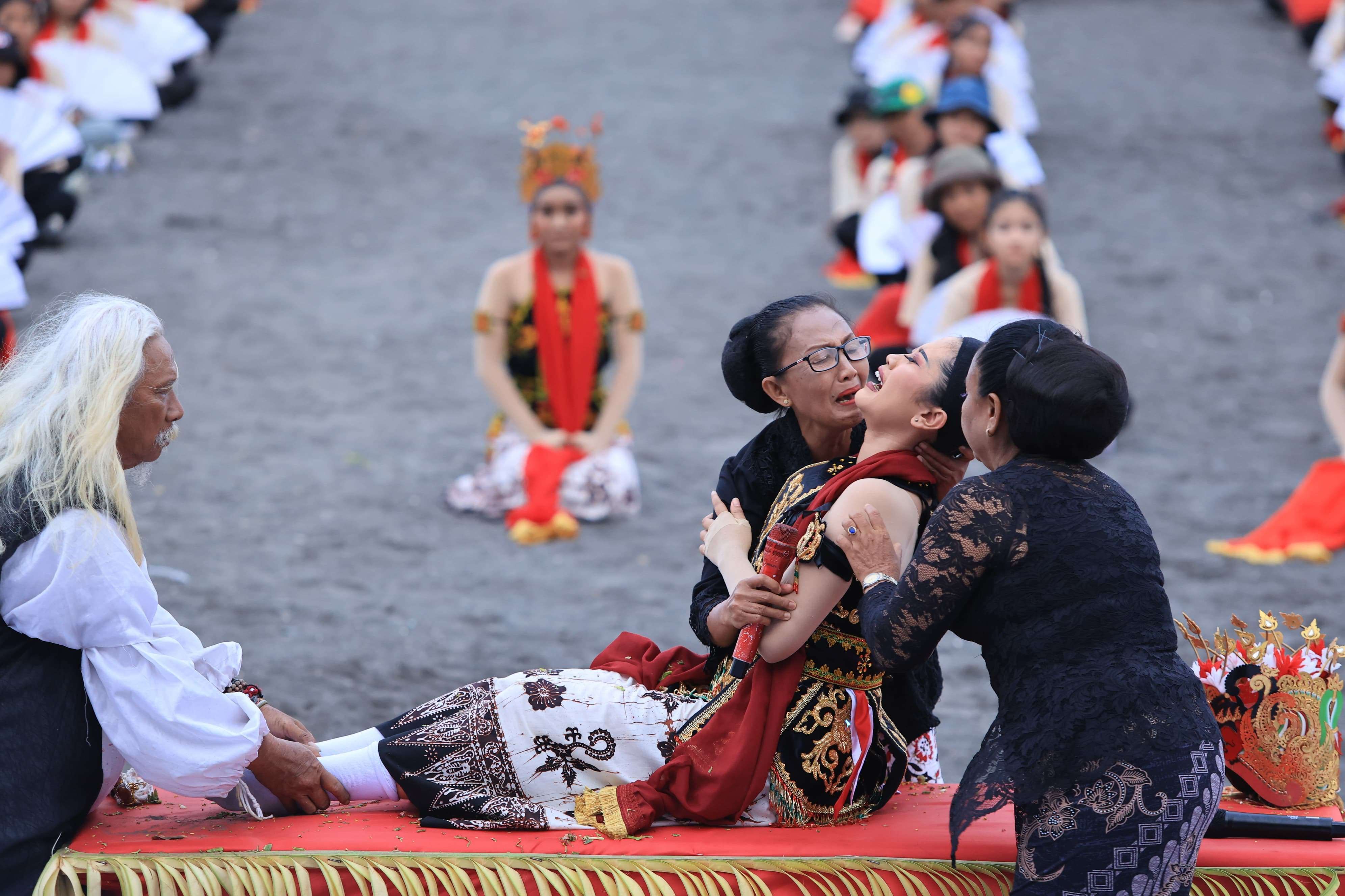 Ribuan Penari Ikuti Prosesi Sakral Meras Gandrung Banyuwangi