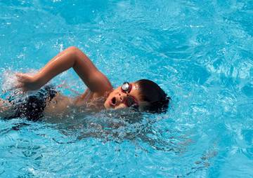 Berenang, Olahraga Terbaik Penderita Asma?